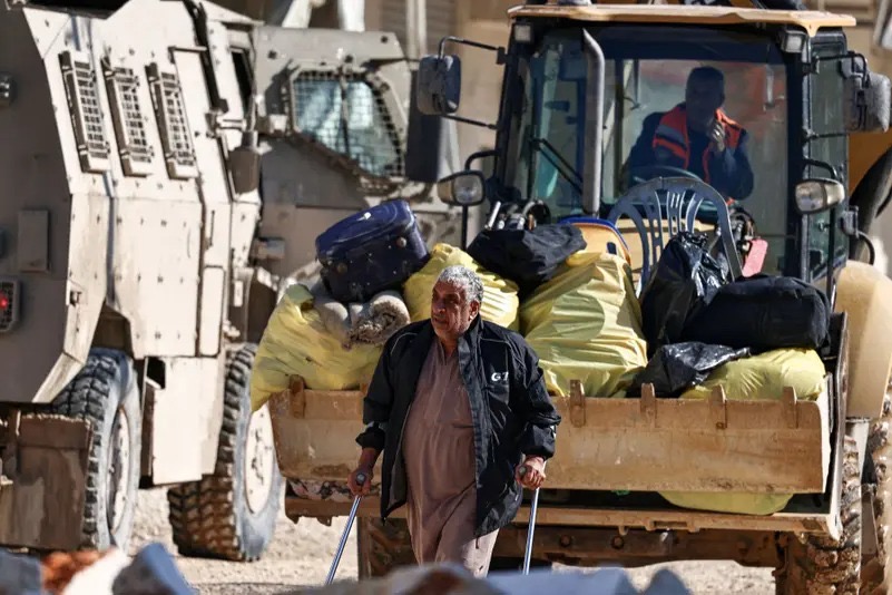 إقتحامات إسرائيليه فى طوباس شمالي الضفة الغربيه ومداهمات واعتقالات بقلقيلية