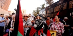 احتجاز متضامنين ومنع المساعدات: قافلة الصمود تثير جدلًا إقليميًا