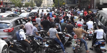 وقف الدعم عن الوقود  فى لبنان يفجّر غضباً شعبياً