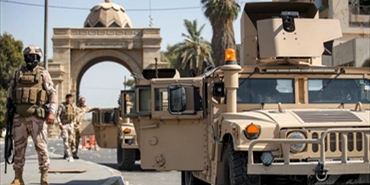 وزير الدفاع العراقى : نشرنا 3 ألوية من الجيش العراقي ولواءين من الحشد الشعبي على مساحة واسعة من الحدود مع سوريا من شمال سنجار حتى القائم.