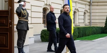 الرئيس الأوكراني يلتقي رئيس الوزراء السويدي لتوقيع اتفاق حول تزويد كييف بالأسلحة