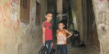 واقع مأساوي يسرق أحلام الأطفال الفلسطينيين في مخيم شاتيلا