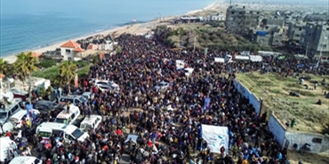 إيران تحذر من اقتراح الرئيس الأميركي دونالد ترامب بنقل الفلسطينيين من قطاع غزة هو بمثابة "تطهير عرقي".