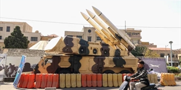إيران  تتوعد  امريكا على "ضرب الحوثيين"