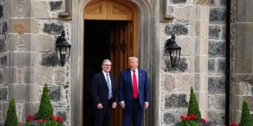 إستقبال مميز وحافل بالرئيس الامريكي ترامب في بريطانيا....  وملفات ساخنه  على طاولة البحث أهمها الحرب على اوكرانيا والهجوم على غزه... 