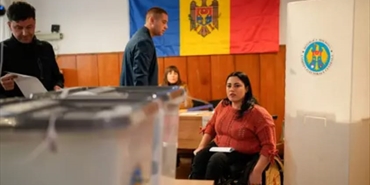 هزيمة المعارضة الموالية لروسيا.. والحزب الحاكم يتجه للحفاظ على أغلبيته البرلمانية مولدوفا