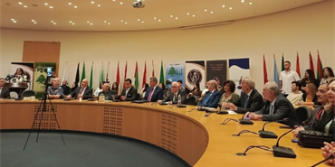 ممثلا وزير الاعلام اللبناني فلحة يشارك في مؤتمر إعلامي بعنوان: "الصحافة اللبنانيّة: الرؤيا والدور"